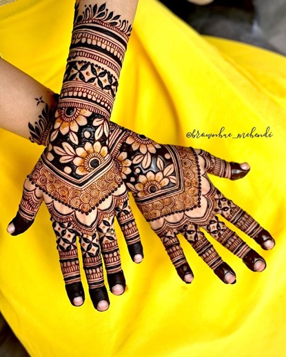 Mixed Style Backside Mehndi